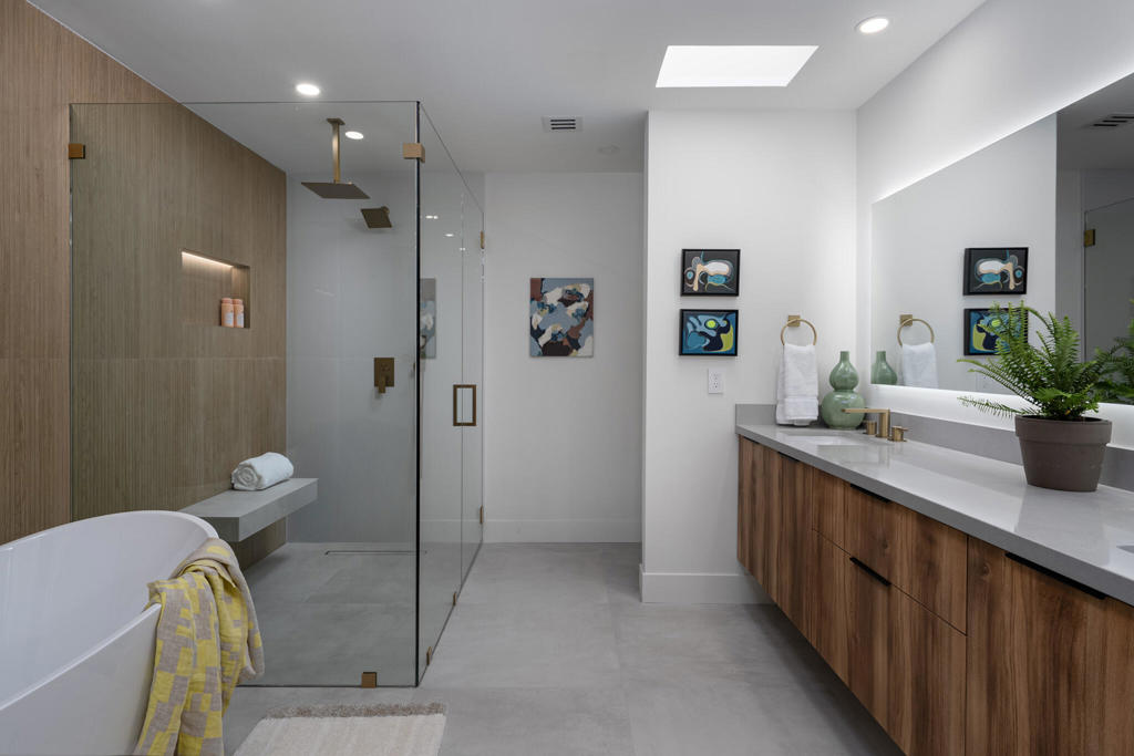 399 Desert Lakes Drive