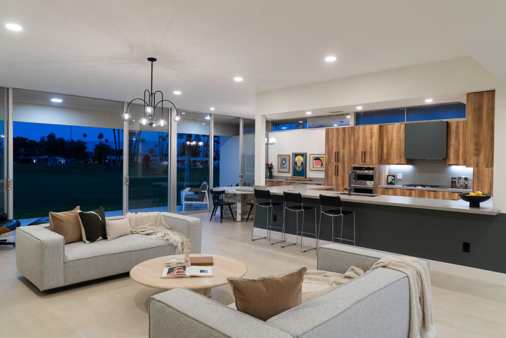 399 Desert Lakes Drive