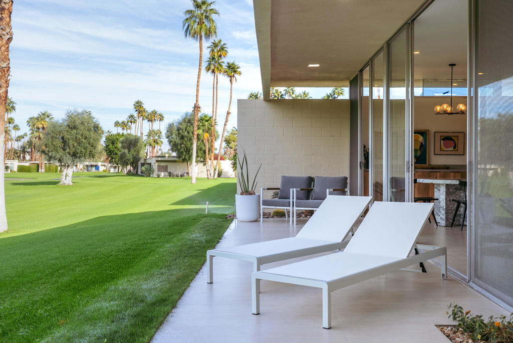 399 Desert Lakes Drive