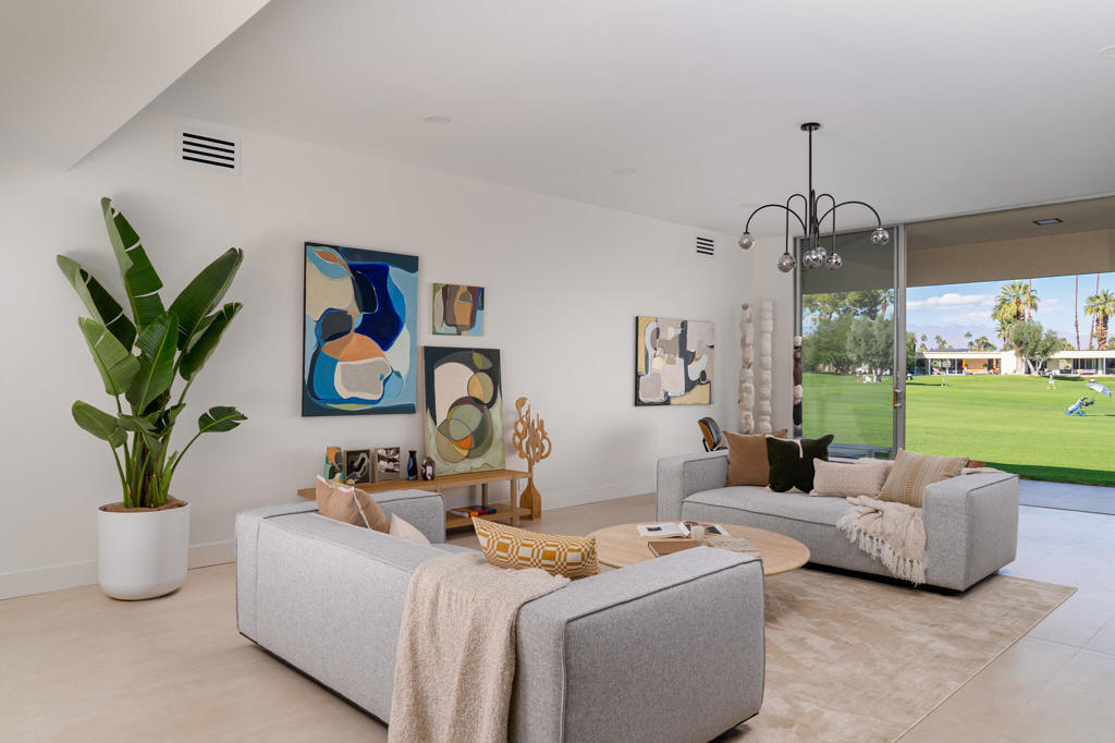 399 Desert Lakes Drive