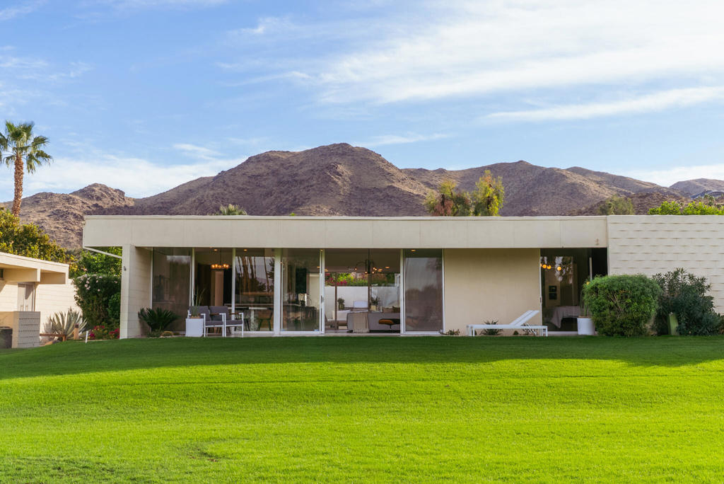 399 Desert Lakes Drive