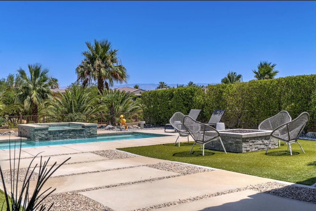 67360 N Laguna Drive