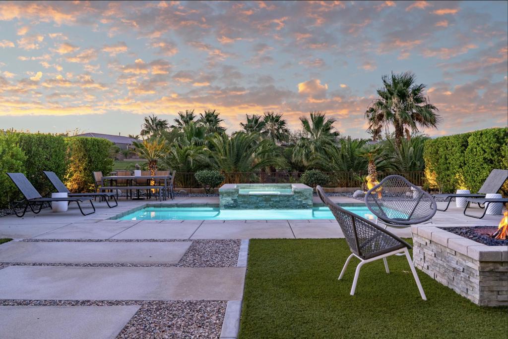 67360 N Laguna Drive