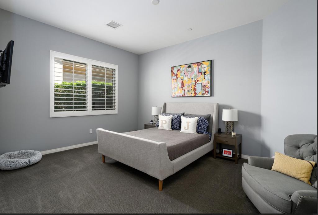 67360 N Laguna Drive