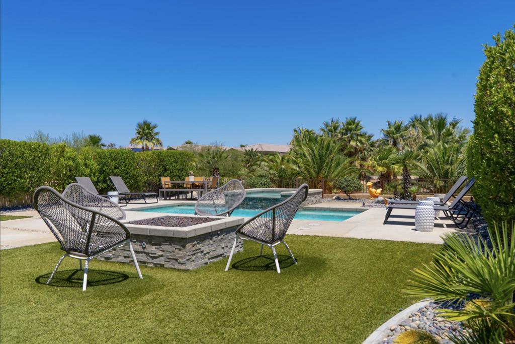 67360 N Laguna Drive