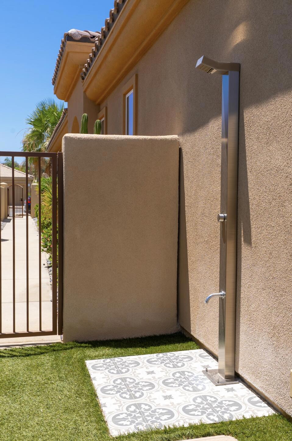 67360 N Laguna Drive