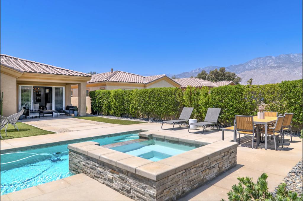 67360 N Laguna Drive