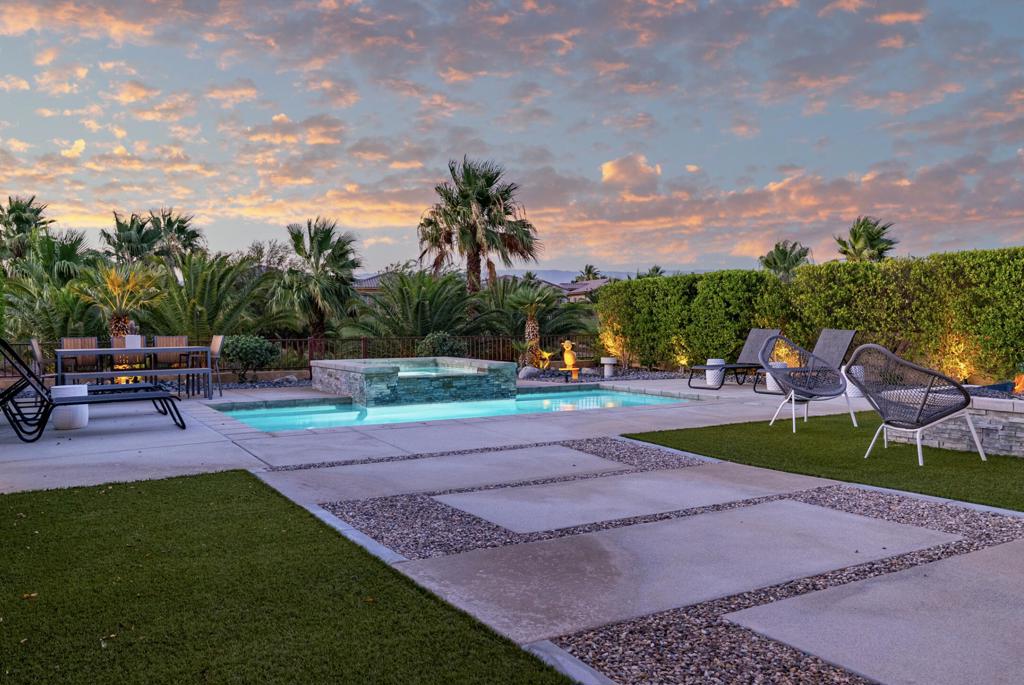 67360 N Laguna Drive