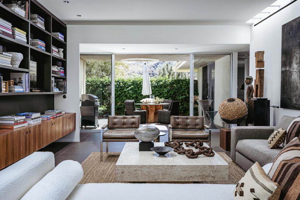 92 Desert Lakes Drive