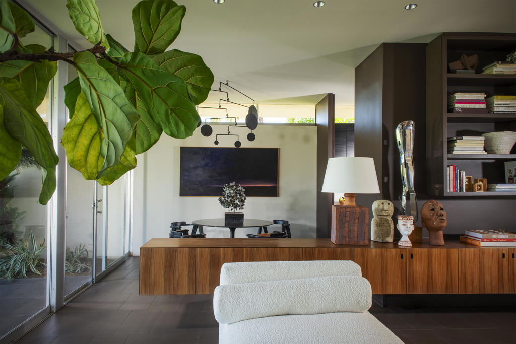 92 Desert Lakes Drive