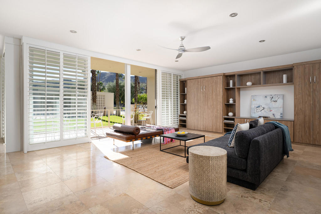 489 Desert Lakes Drive