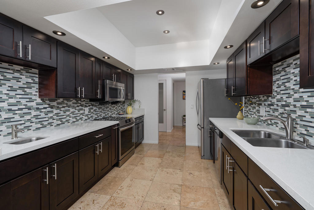 489 Desert Lakes Drive