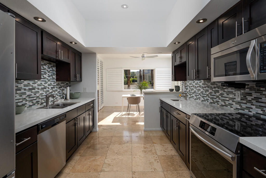 489 Desert Lakes Drive