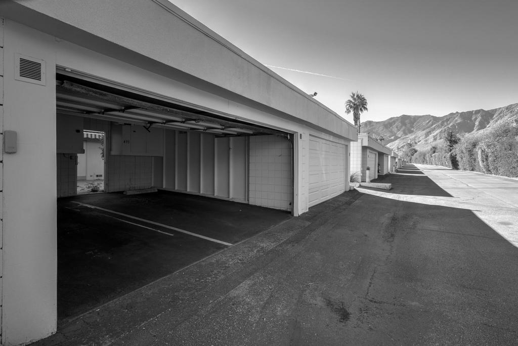 493 Desert Lakes Drive