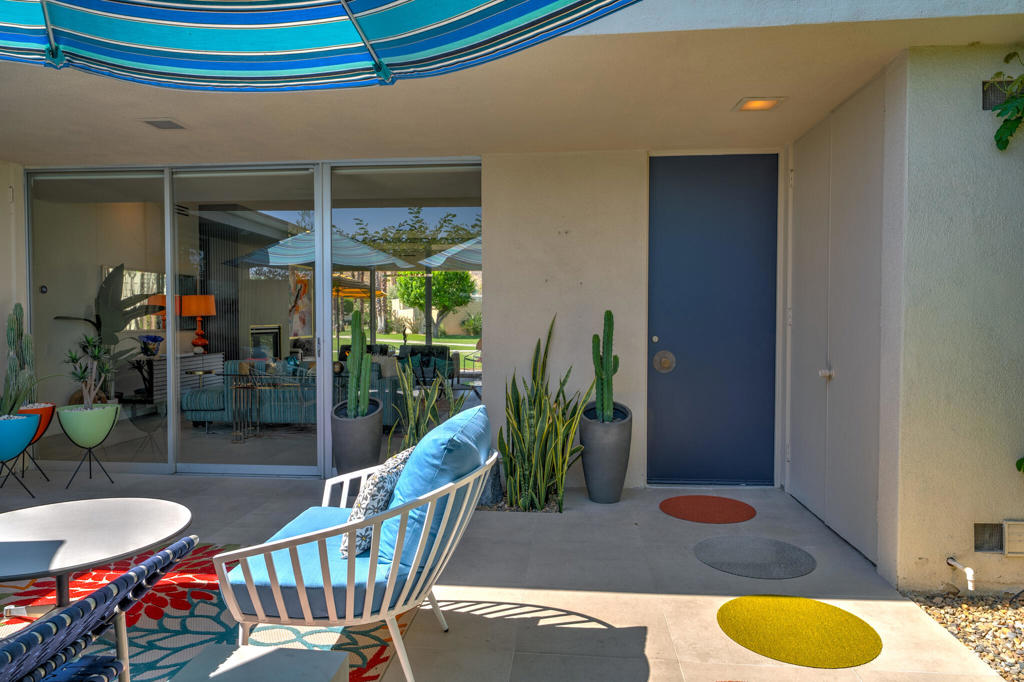 320 Desert Lakes Drive