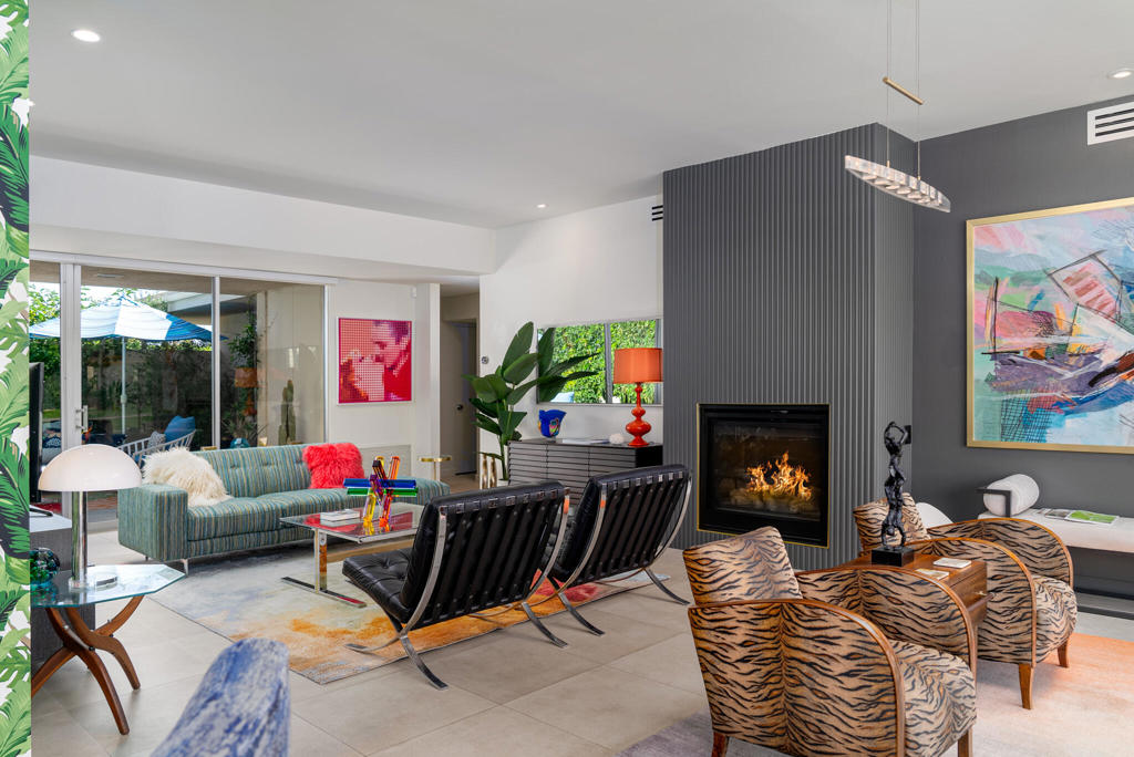 320 Desert Lakes Drive