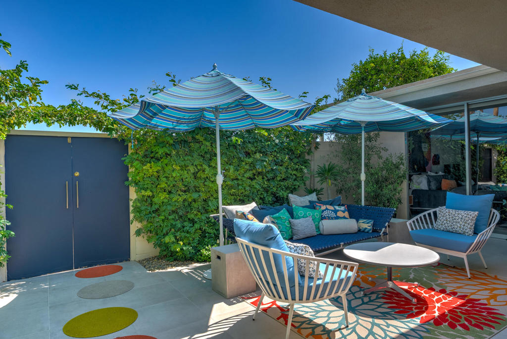 320 Desert Lakes Drive