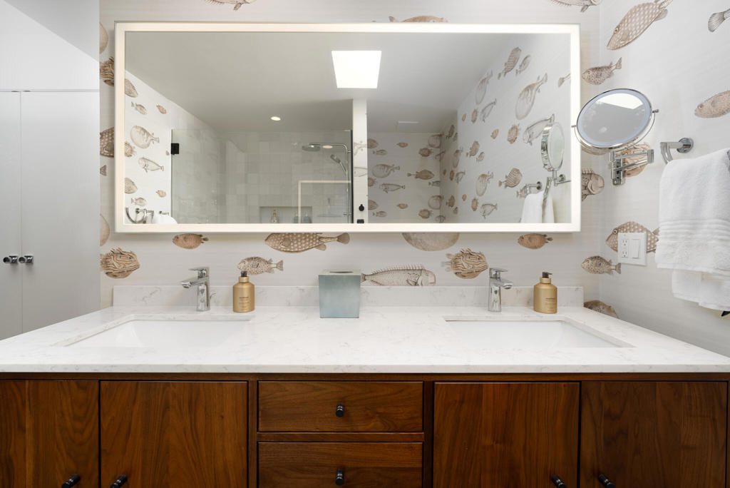 320 Desert Lakes Drive