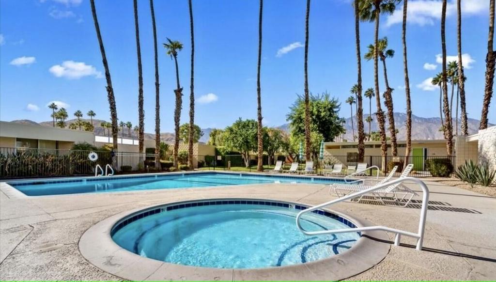 320 Desert Lakes Drive