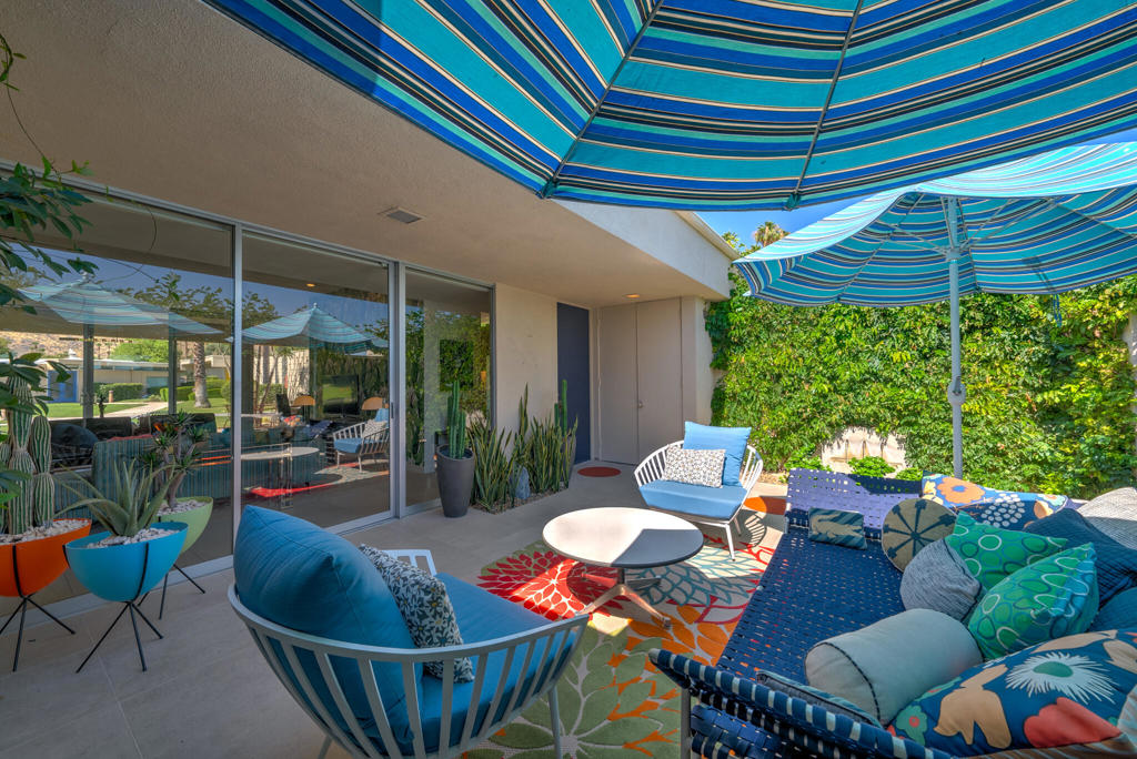 320 Desert Lakes Drive