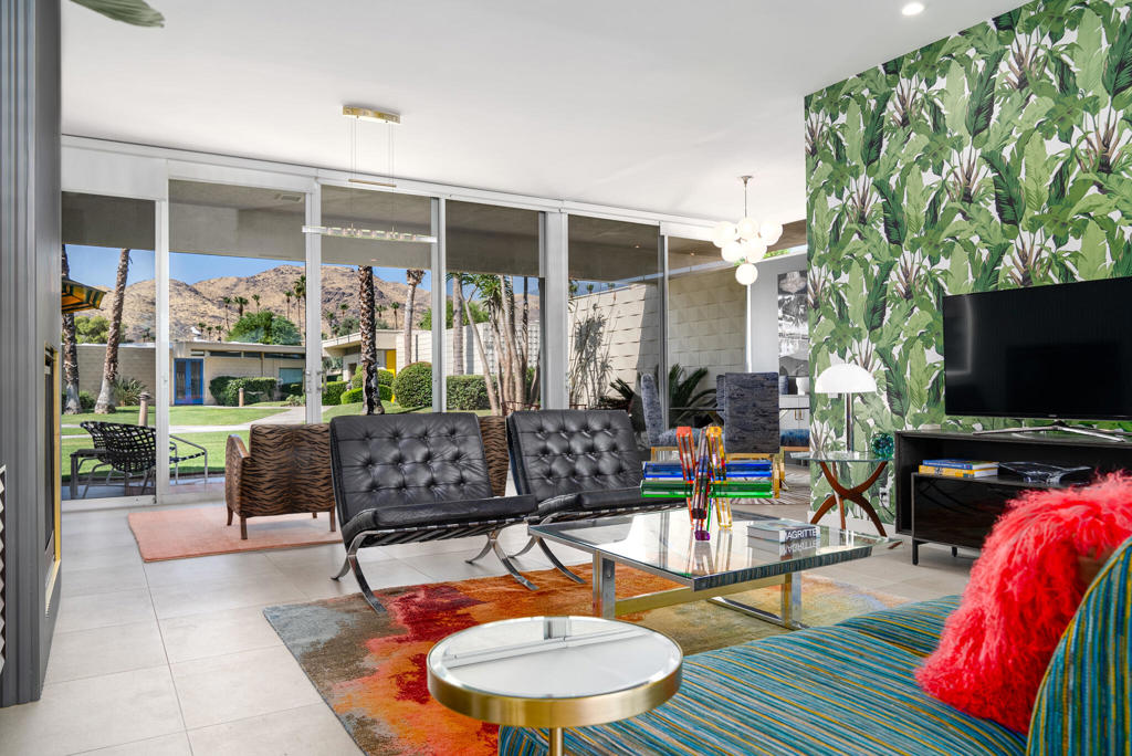320 Desert Lakes Drive