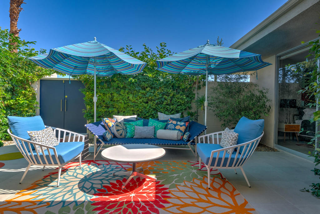 320 Desert Lakes Drive