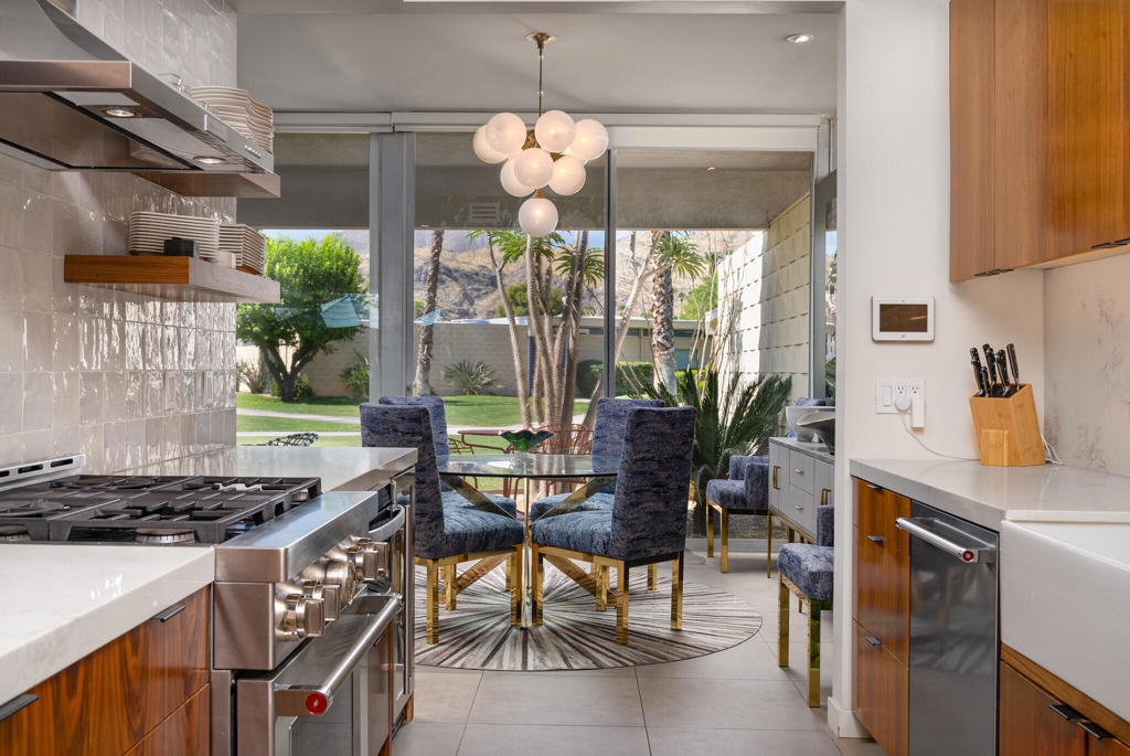 320 Desert Lakes Drive