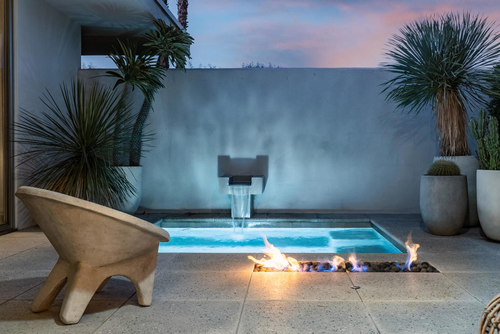 170 Desert Lakes Drive