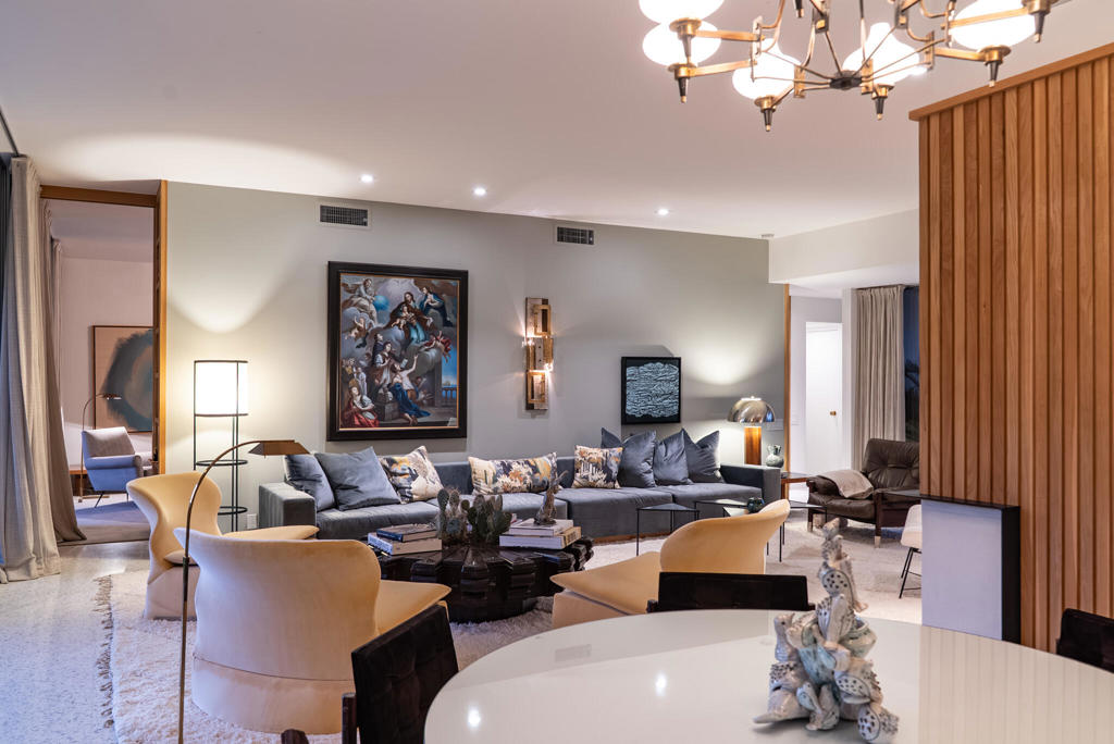 170 Desert Lakes Drive