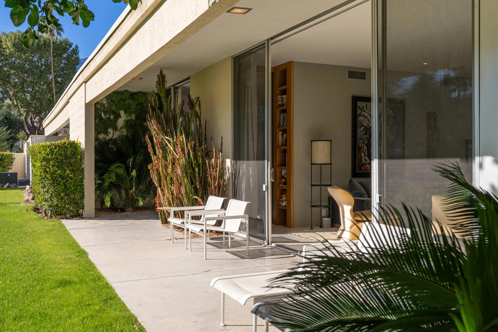 170 Desert Lakes Drive