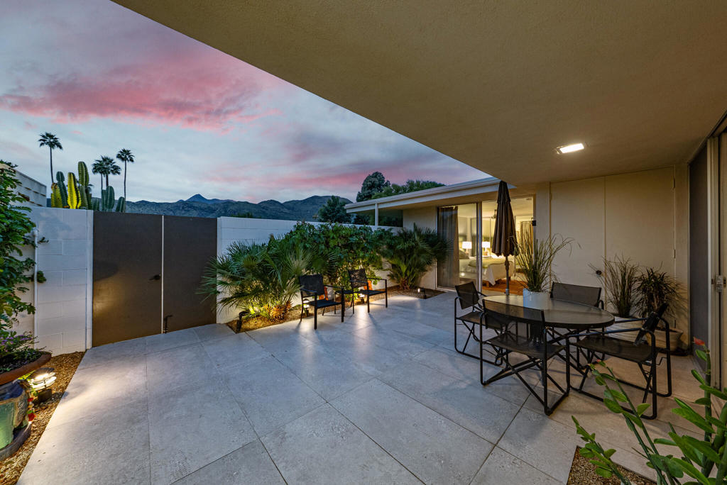 100 Desert Lakes Drive