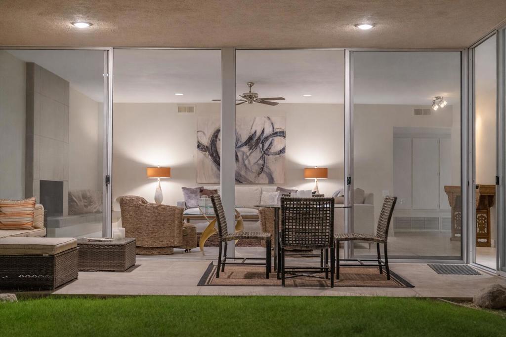 497 Desert Lakes Circle