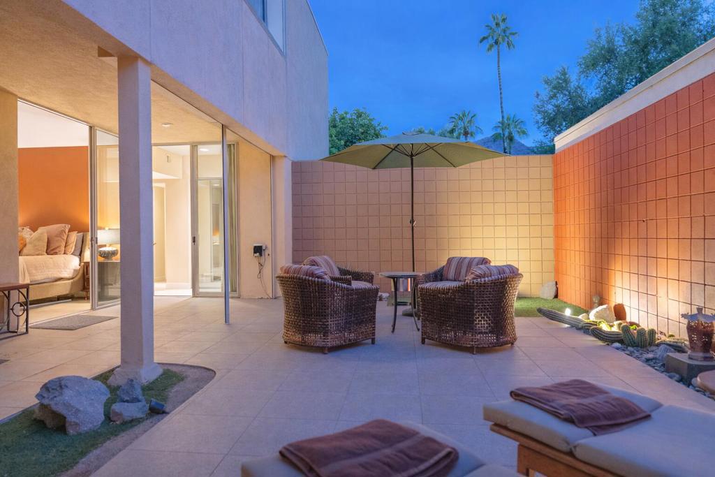 497 Desert Lakes Circle