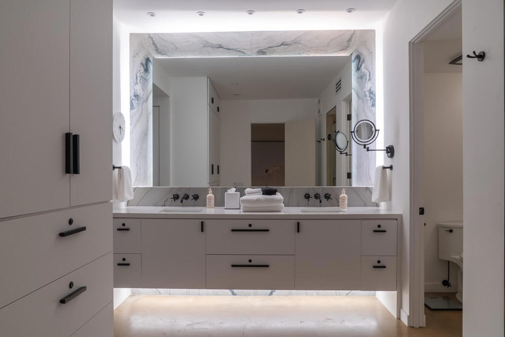 407 Desert Lakes Drive