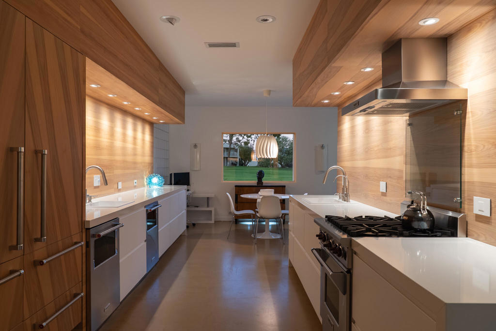 407 Desert Lakes Drive