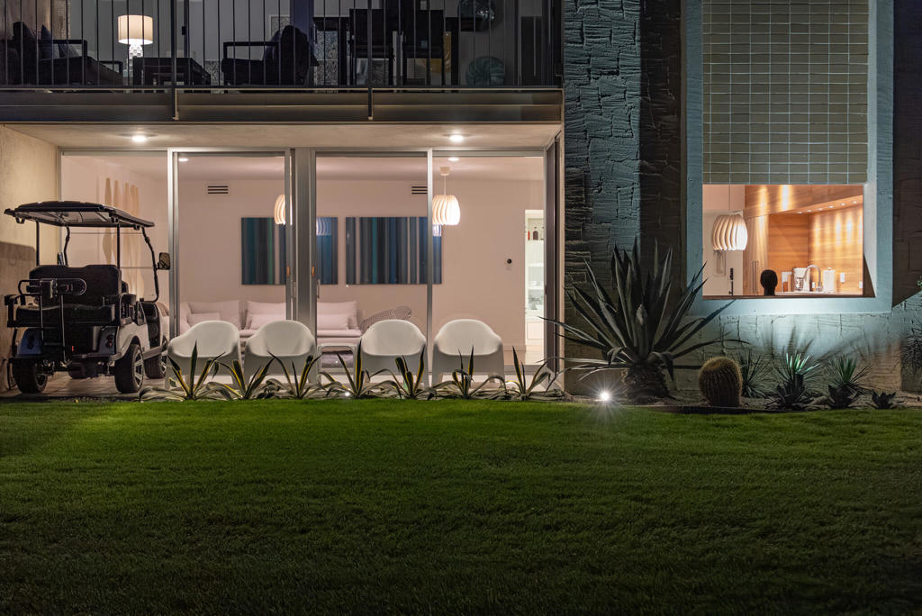 407 Desert Lakes Drive