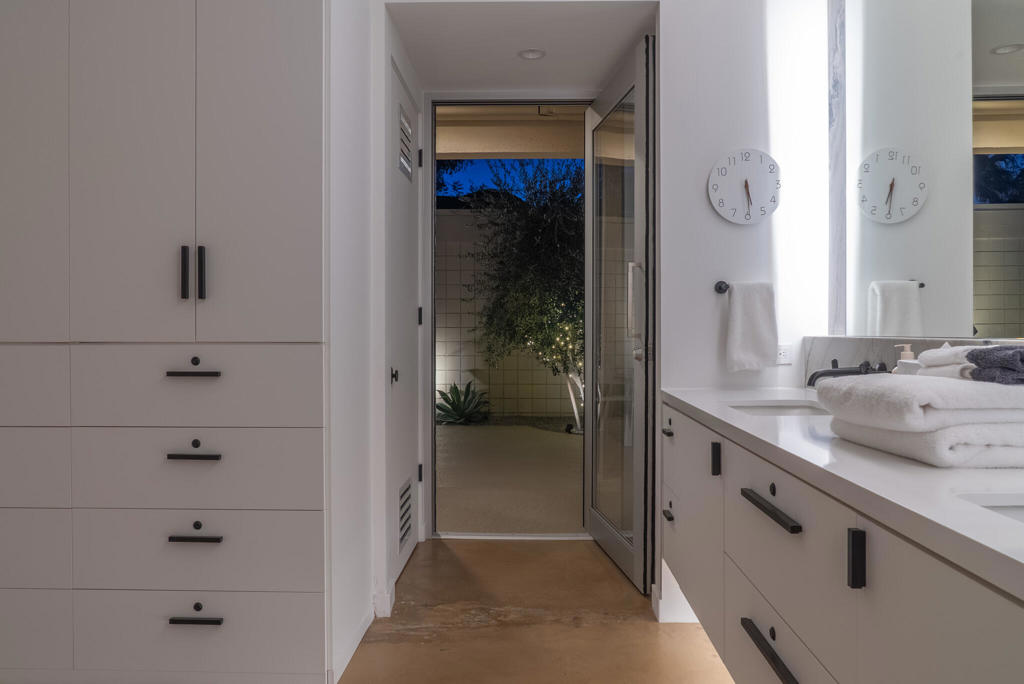 407 Desert Lakes Drive