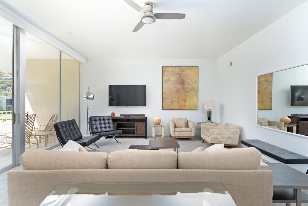 483 Desert Lakes Drive