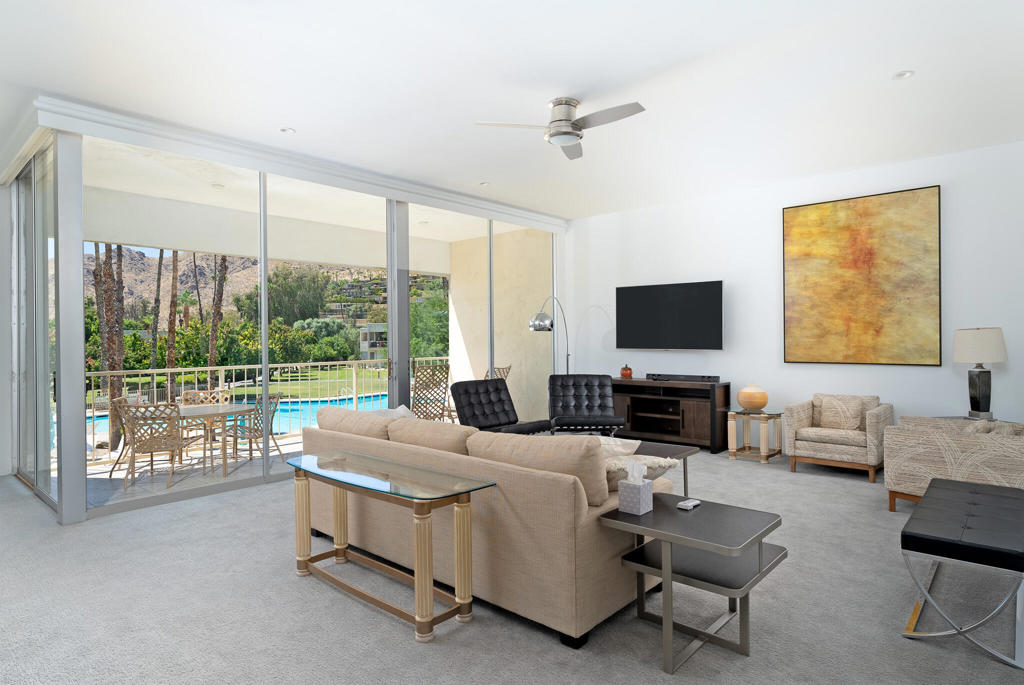 483 Desert Lakes Drive