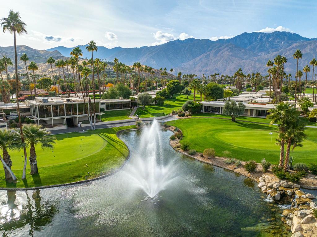 17 Desert Lakes Drive