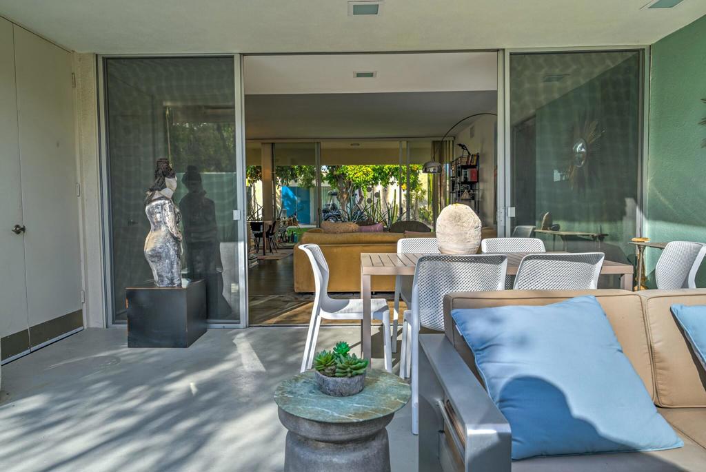 17 Desert Lakes Drive