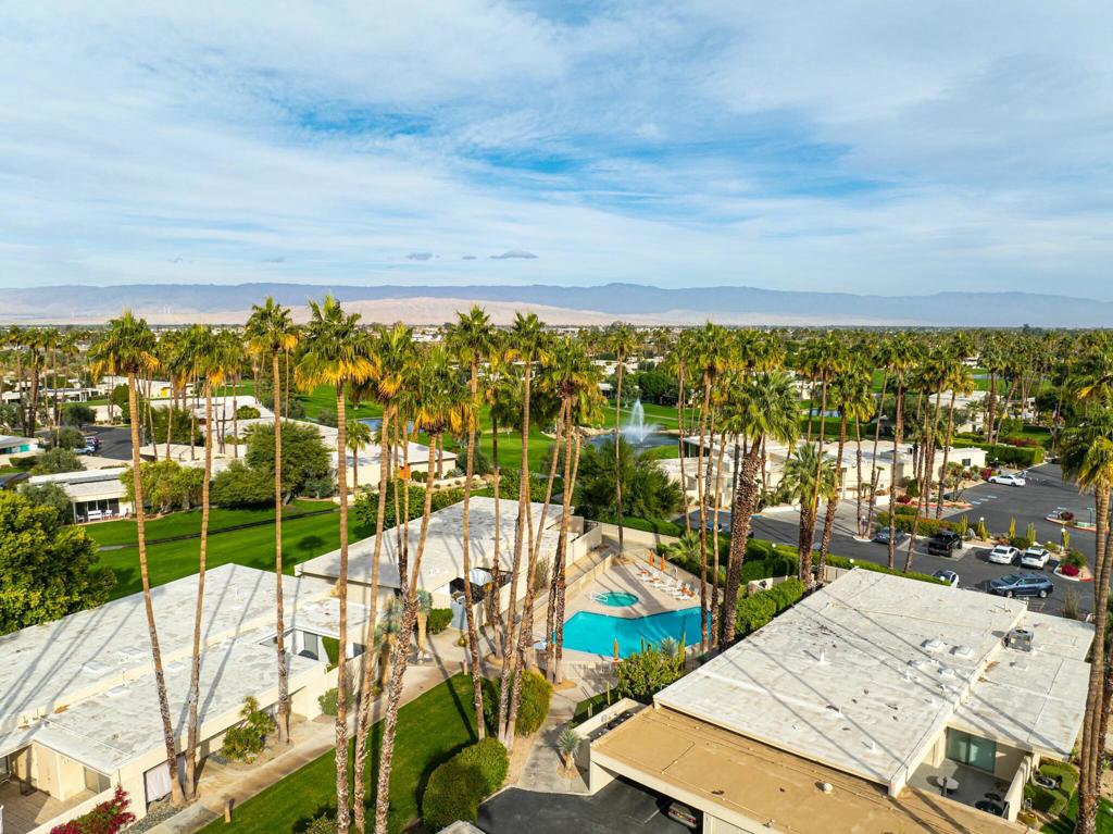 17 Desert Lakes Drive