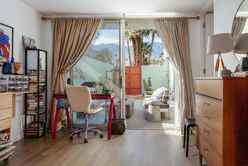 17 Desert Lakes Drive