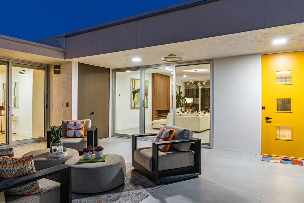 172 Desert Lakes Drive