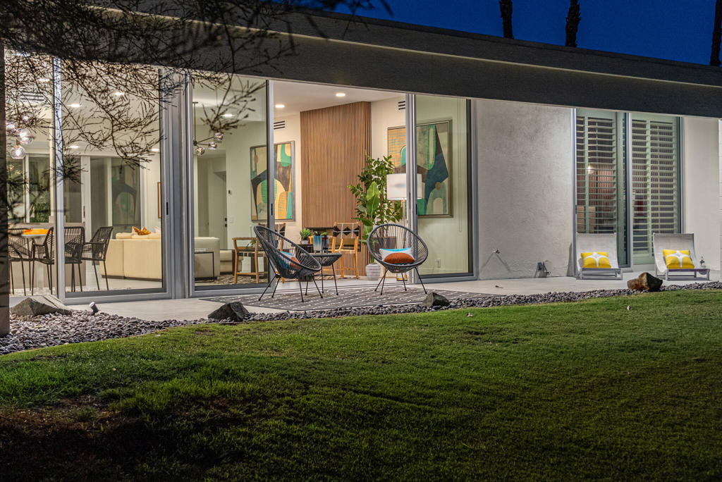 172 Desert Lakes Drive