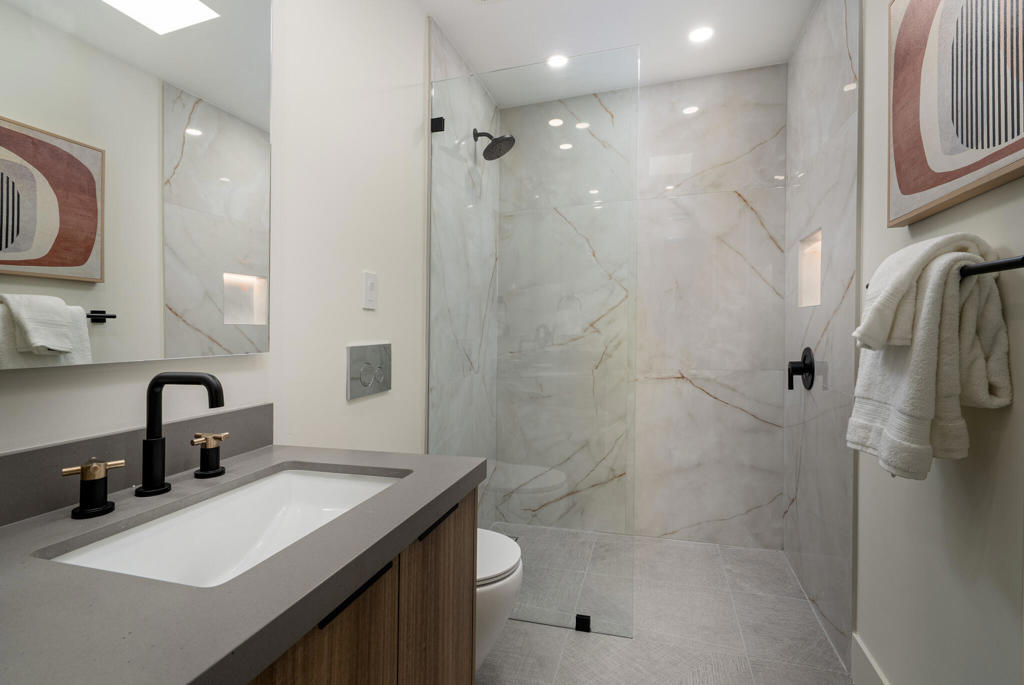 172 Desert Lakes Drive