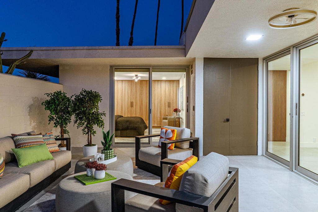 172 Desert Lakes Drive