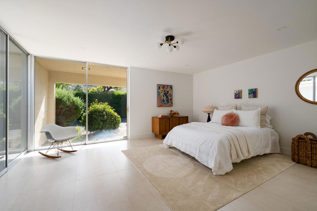 399 Desert Lakes Drive