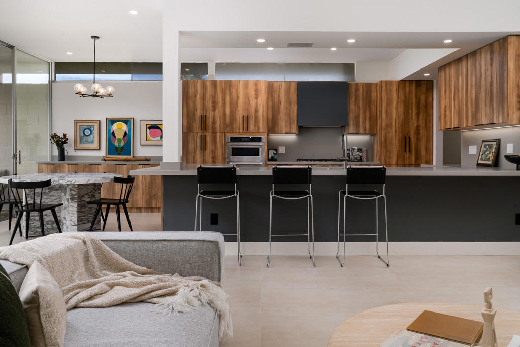 399 Desert Lakes Drive