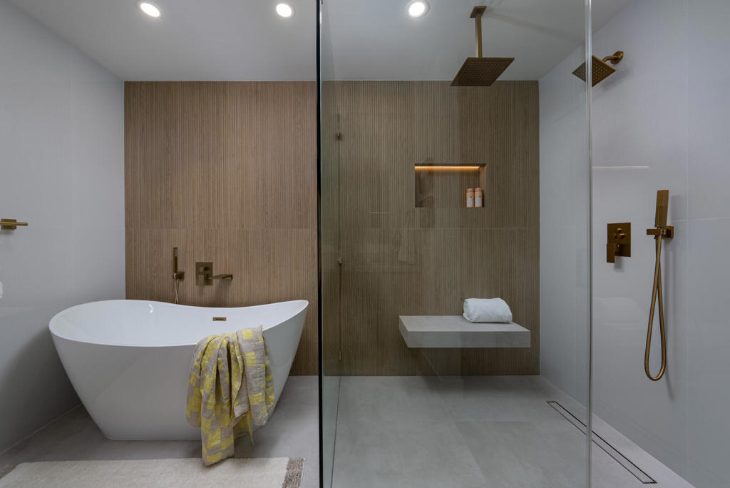 399 Desert Lakes Drive